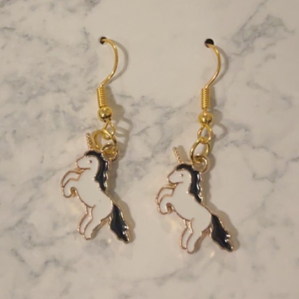 🔴Handmade Unicorn Earrings🦄 - Picture 2 of 3